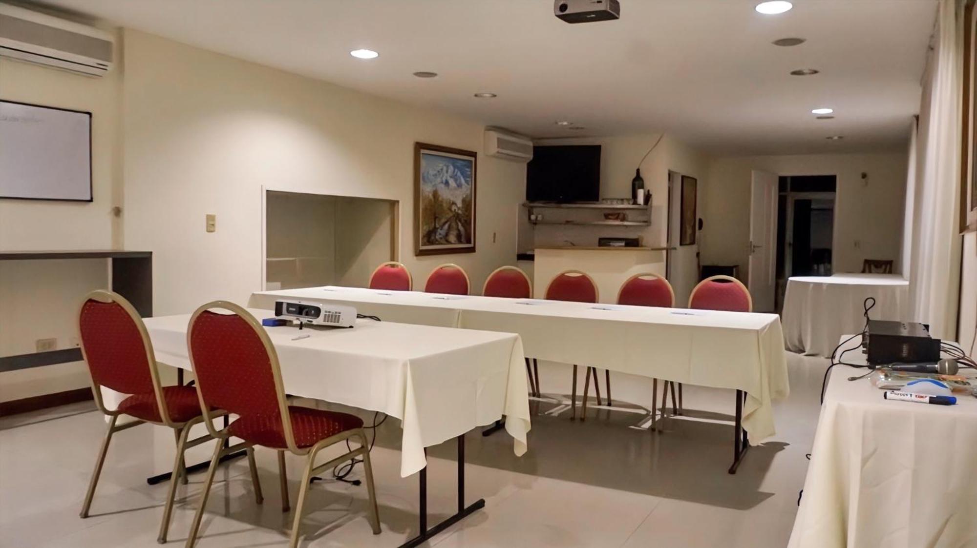 Condor Aparthotel 3*